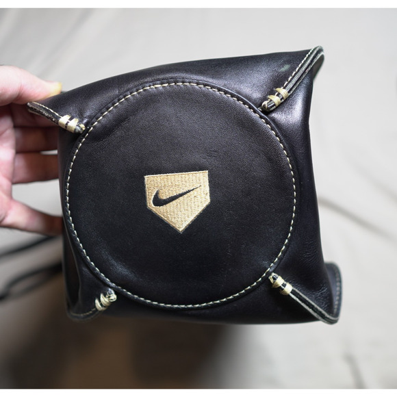 Nike Diamond Elite Pro Baseball Bag Black/Gold Cowhide Leather LMT Collectible - Picture 4 of 9